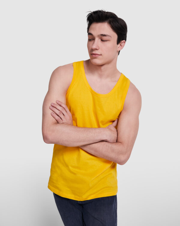 Camiseta de tirantes anchos, corte semientallado