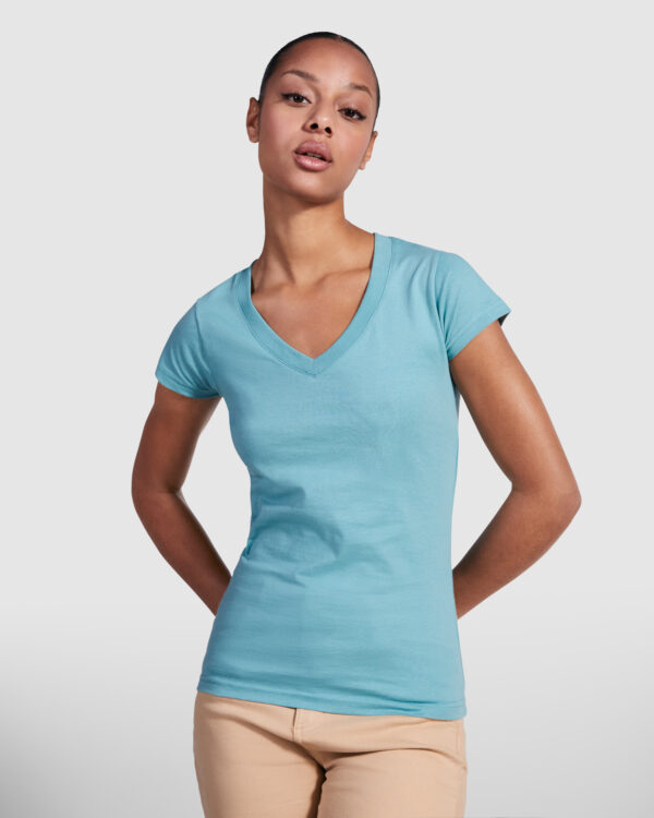 Camiseta de mujer con manga corta, escote en cuello de pico